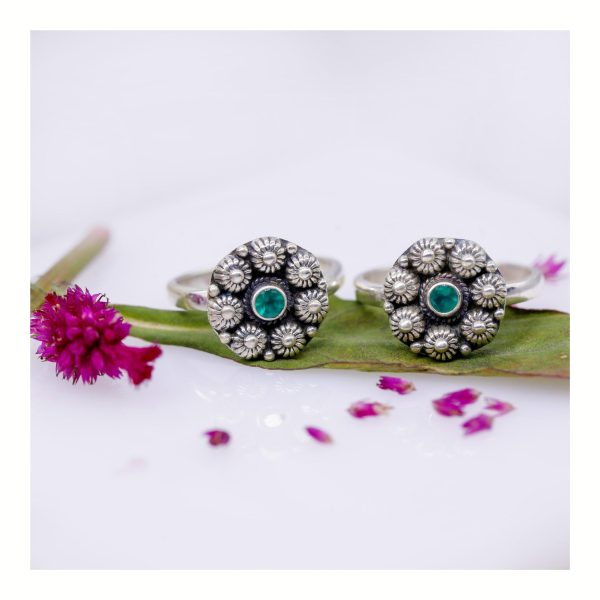 JSAJ TOERING CHUTKI BICHIYA EMERALD STONE IN STERLING SILVER FOR GIRLS AND WOMEN'S IN PURE SILVER I STONE TOERING IS COMFORTABLE DURABLE AND UNBREAKABLE