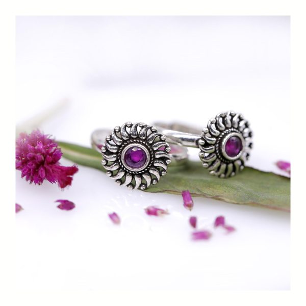 JSAJ ROUND DESIGN TOERING CHUTKI BICHIYA IN RUBY OR PINK STONE IN STERLING SILVER WHICH IS UNBREAKABLE DURABLE COMFORTABLE FOR GIRLS AND WOMENS IN PURE SILVER