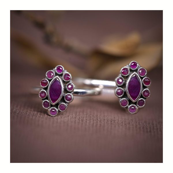JSAJ MARQIS OR KISHTI SHAPE TOERING CHUTKI BICHIYA IN RUBY STONE IN STERLING SILVER WHICH IS UNBREAKABLE DURABLE COMFORTABLE FOR GIRLS AND WOMENS IN PURE SILVER