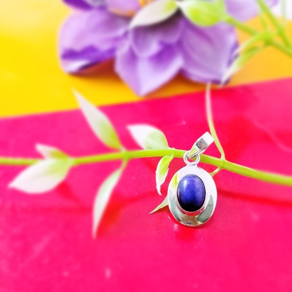 LAPIS LUZULI STONE OVAL SHAPE SIMPLE DESIGN PENDANT IN 925 STERLING SILVER FOR GIRLS AND WOMEN'S