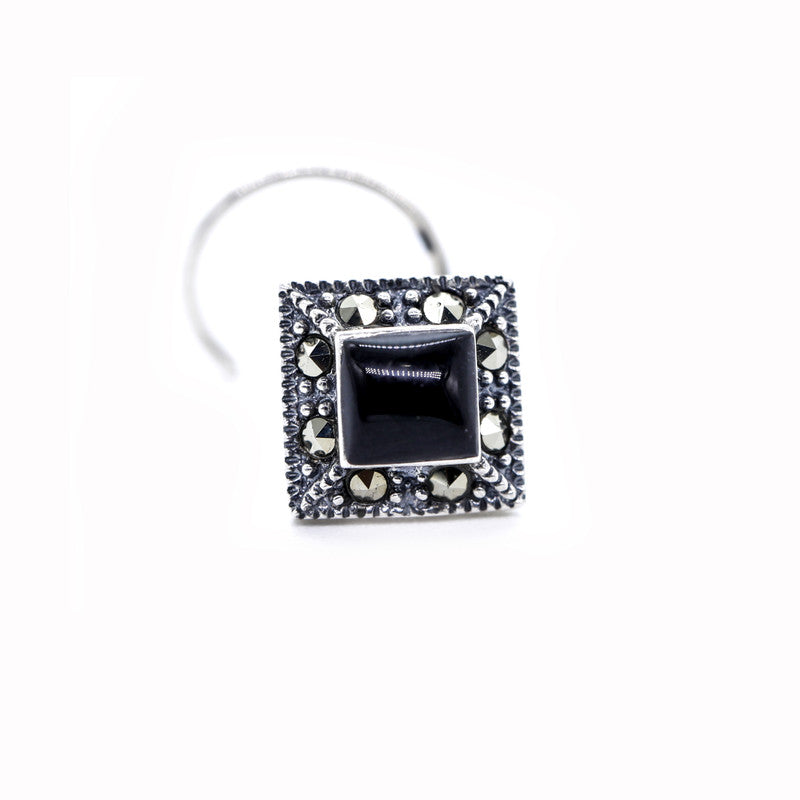 BLACK ONYX
