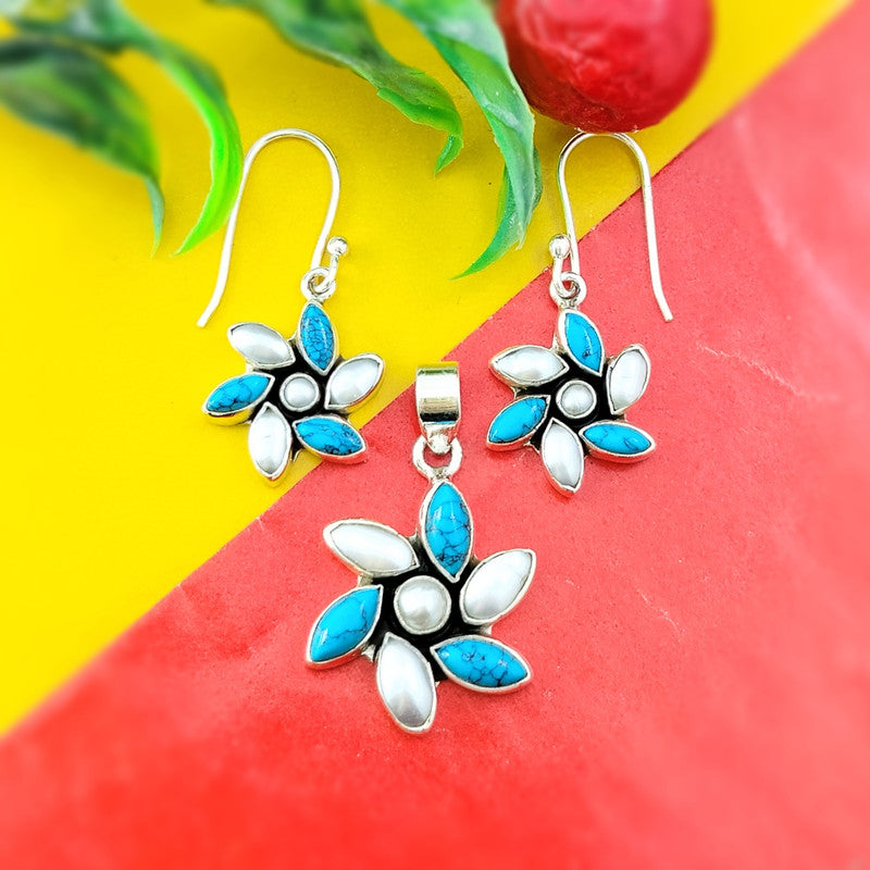 Turquoise With Pearl