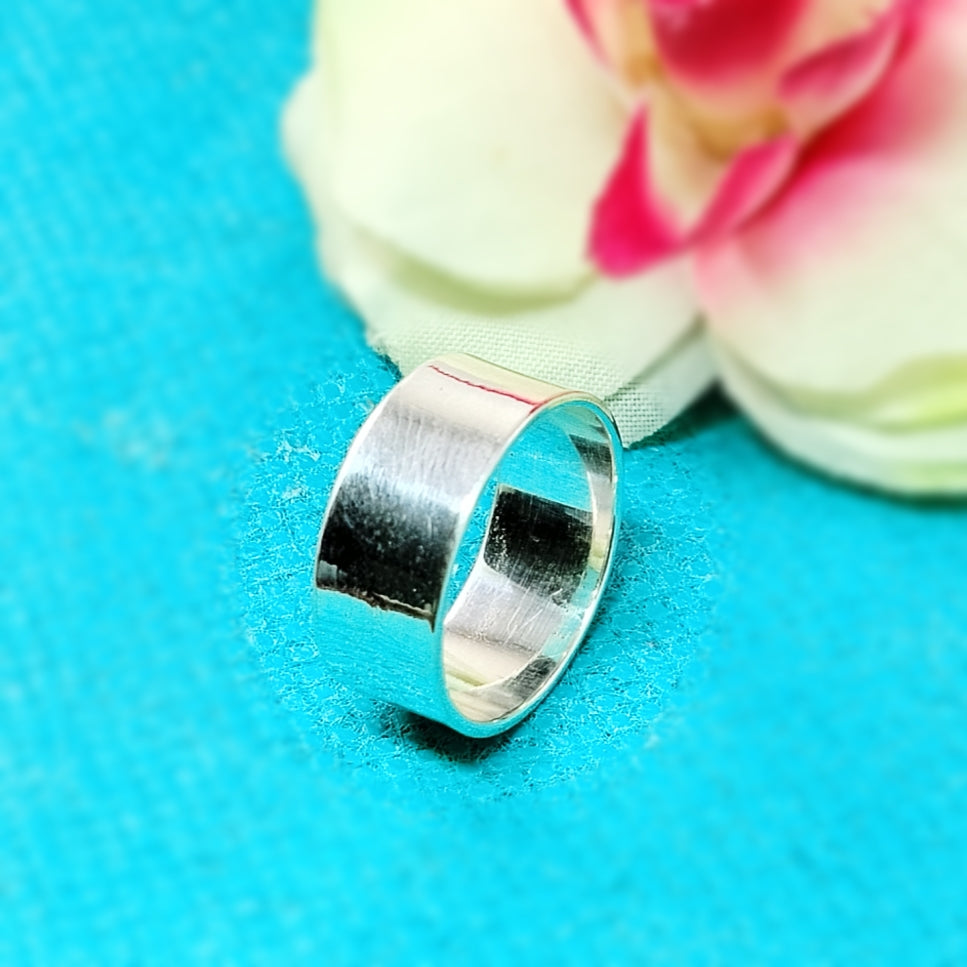 JSAJ FLAT BAND RING 8.5MM IN 925 STERLING SILVER