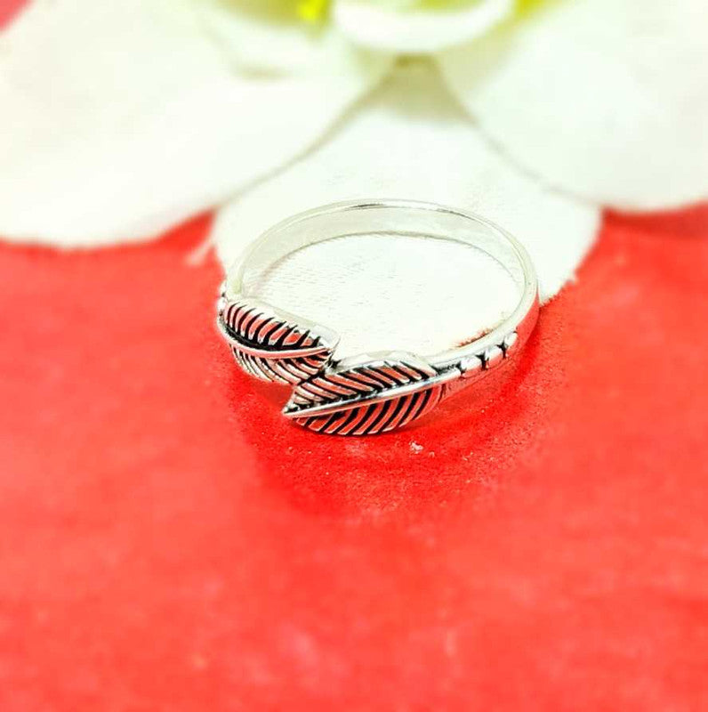 JSAJ BAND RING WITH LEAF IN 925 STERLING SILVER