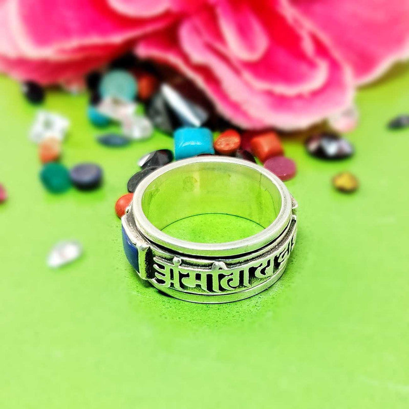 JSAJ OM MANI MOVING STONE BAND RING