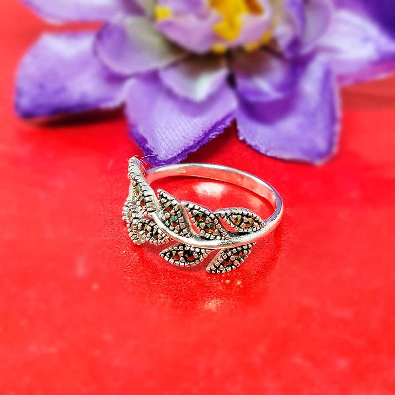 JSAJ MARCASITE LEAF BAND RING