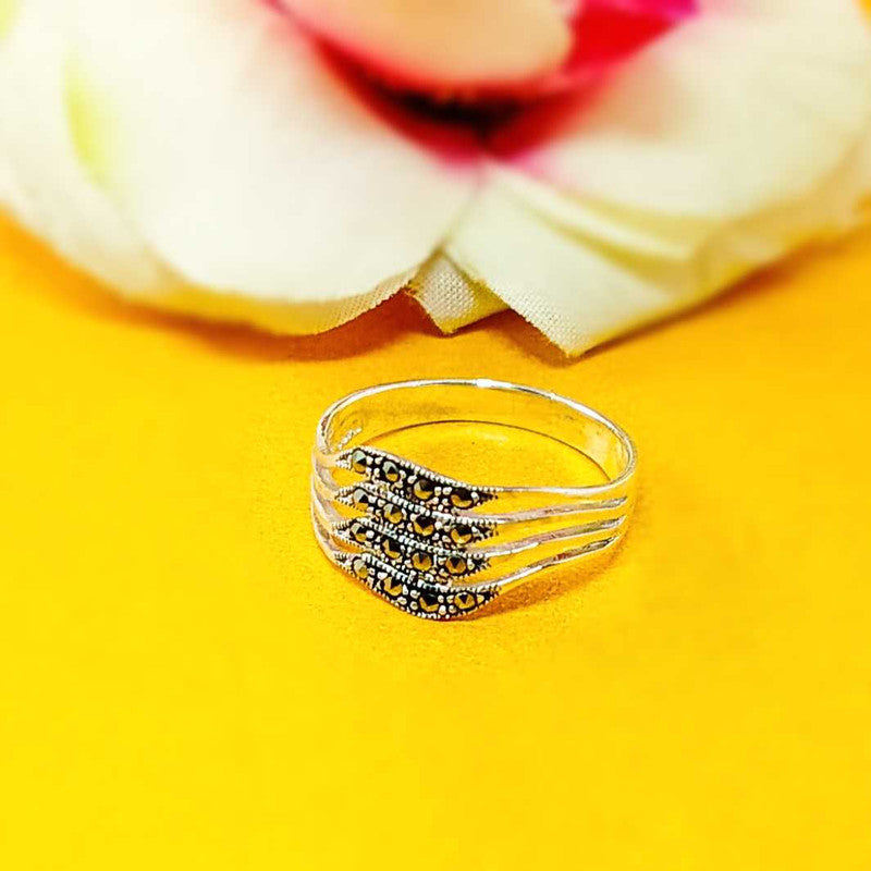 JSAJ MARCASITE 3 LINE BAND RING