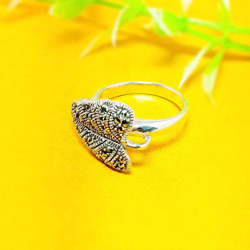 JSAJ MARCASITE LEAF RING