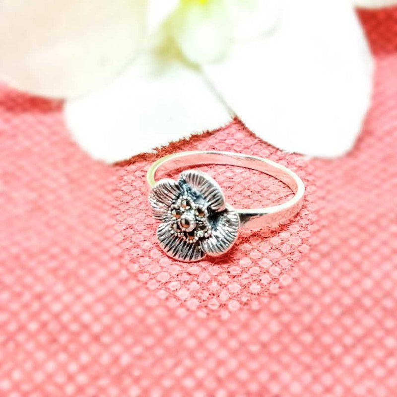 JSAJ MARCASITE FLOWER RING