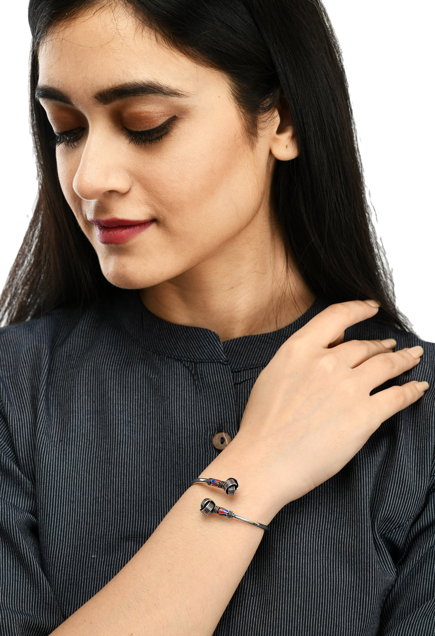 6011 Meena work Knot