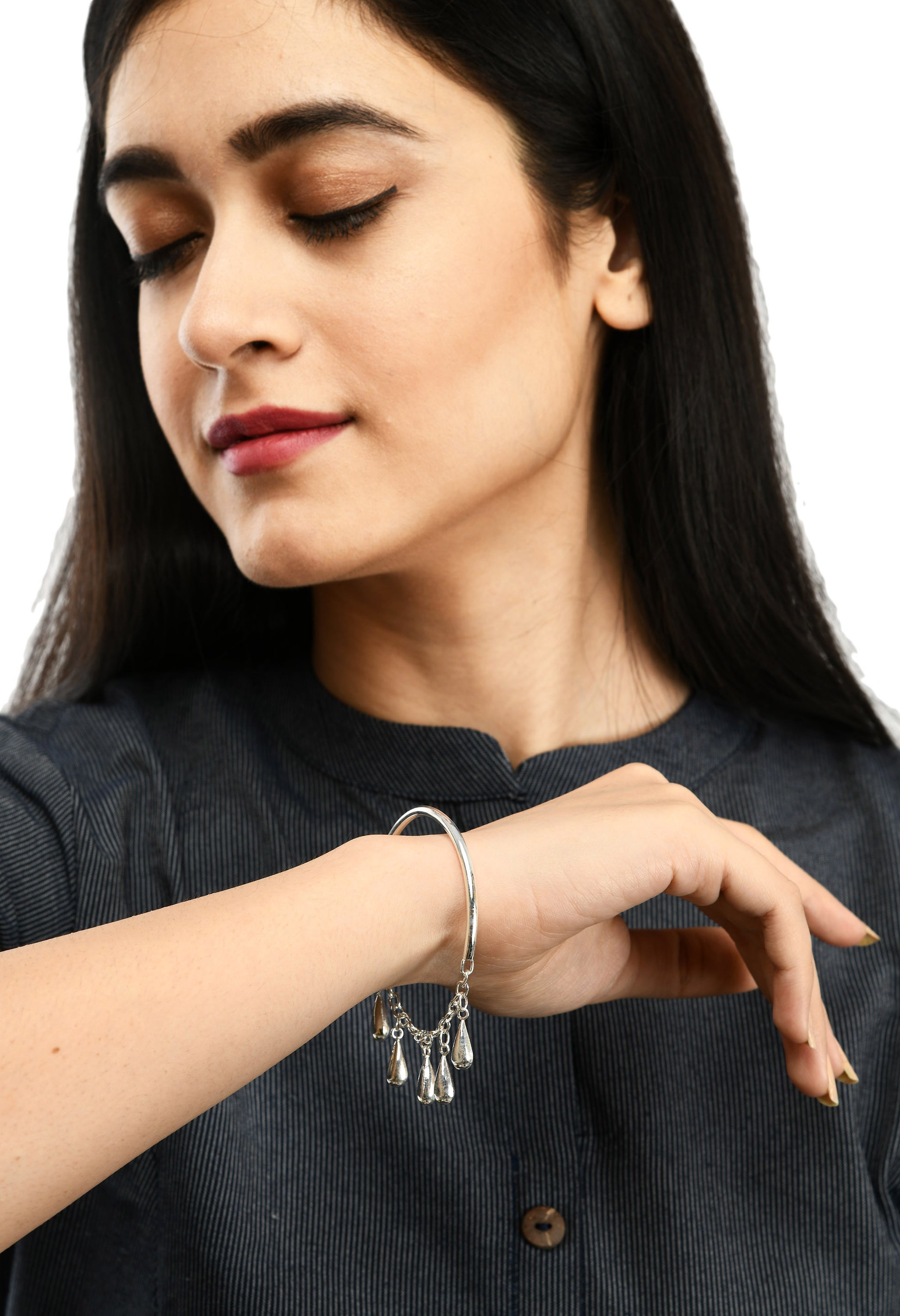 6013 Charm Bangle