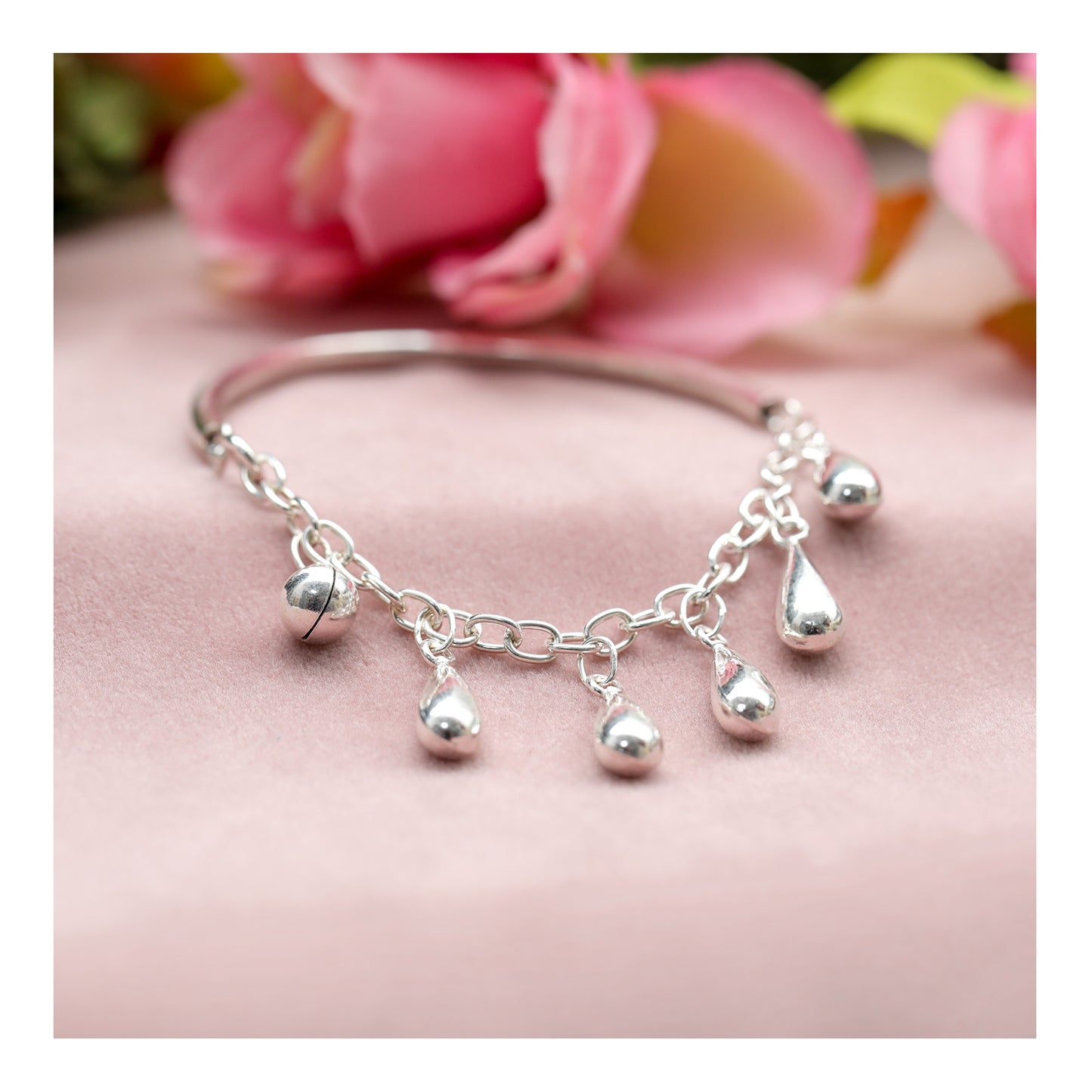 6013 Charm Bangle