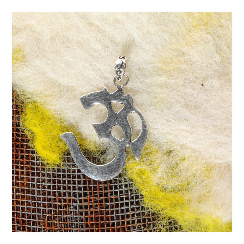 JSAJ Silver 925 Sterling Silver OM PENDENT LOCKET OM IN MEDIUM SIZE UNISEX PENDENT LOCKET for Good Health and Wealth