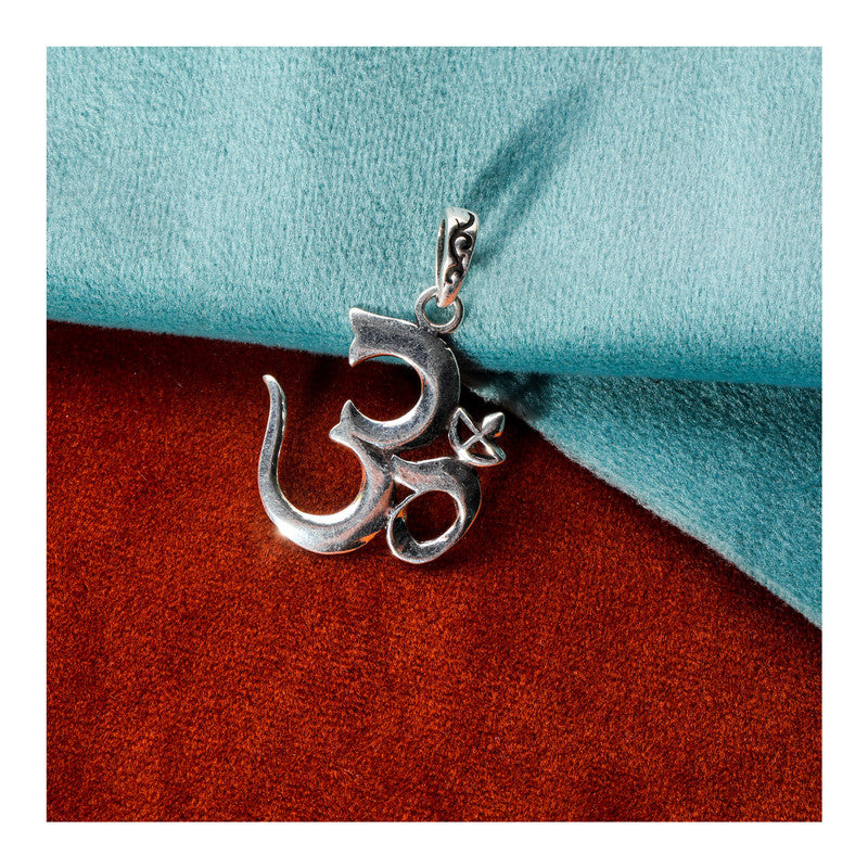 JSAJ Silver 925 Sterling Silver OM PENDENT LOCKET OM IN MEDIUM SIZE UNISEX PENDENT LOCKET for Good Health and Wealth