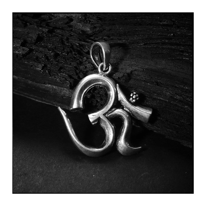 JSAJ Silver 925 Sterling Silver OM PENDENT LOCKET OM IN MEDIUM SIZE UNISEX PENDENT LOCKET for Good Health and Wealth