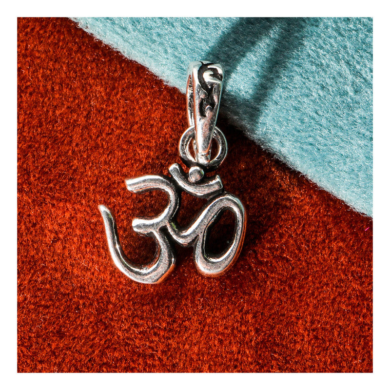 JSAJ Silver 925 Sterling Silver OM PENDENT LOCKET OM IN SMALL SIZE UNISEX PENDENT LOCKET for Good Health and Wealth