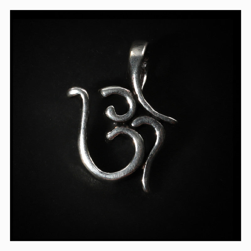 JSAJ Silver 925 Sterling Silver OM PENDENT LOCKET OM IN SMALL SIZE UNISEX PENDENT LOCKET for Good Health and Wealth