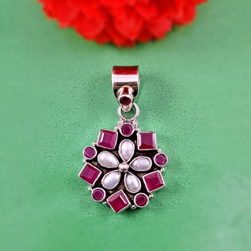 9462 Pearl With Ruby