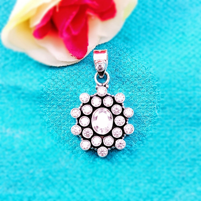 9479 Pearl With White Zircon