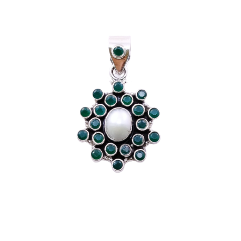 9485 Pearl With Green Onyx