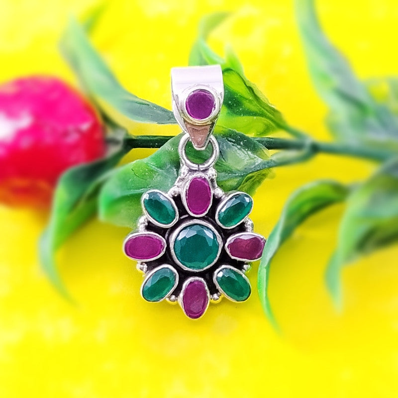 9497 Ruby With Emerald