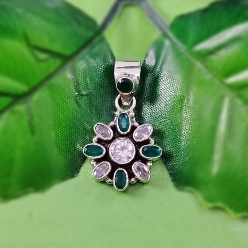 9498 Emerald With White Zircon