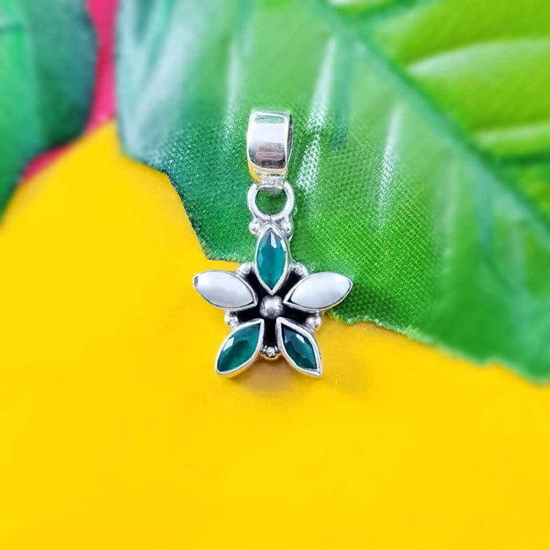 9511 Emerald With Pearl