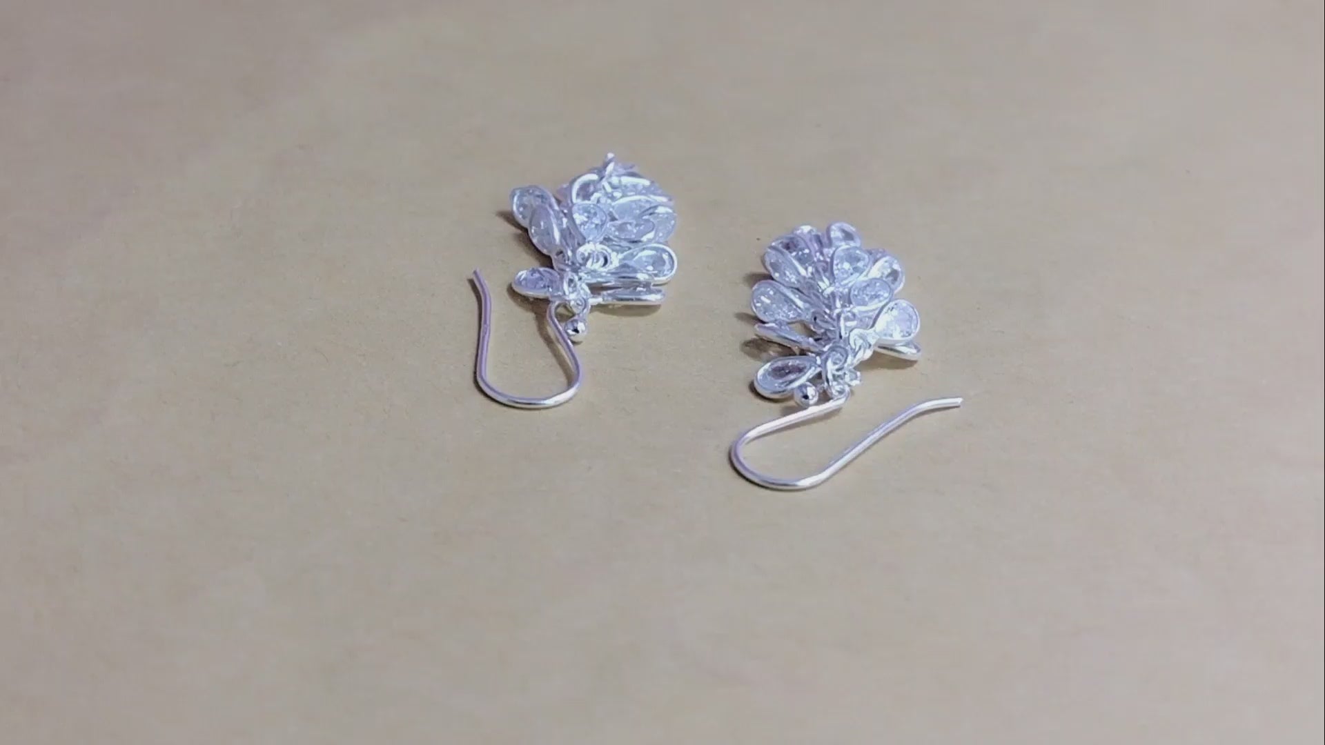 1081-B1 White Zircon