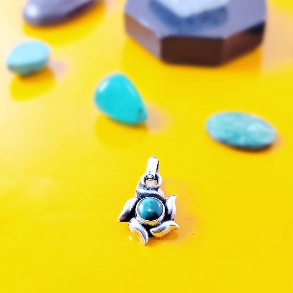 MALACHITE STONE ROUND SHAPE SIMPLE DESIGN PENDANT IN 925 STERLING SILVER FOR GIRLS AND WOMEN'S